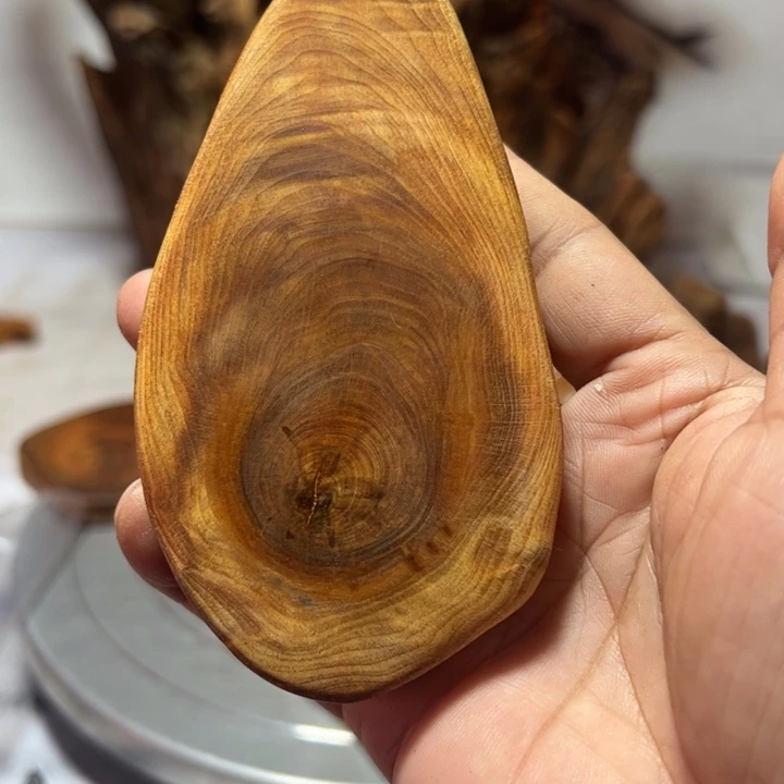 犀***利木一物一拍风化摆件22元