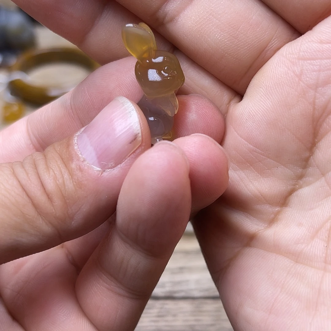 听***雨玛瑙/玉髓未镶嵌手镯