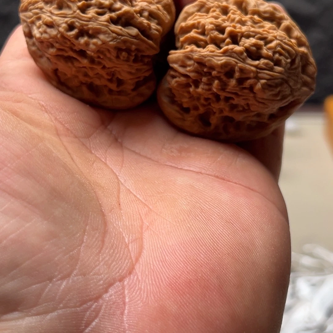爱***.文玩核桃把件南疆39微色差