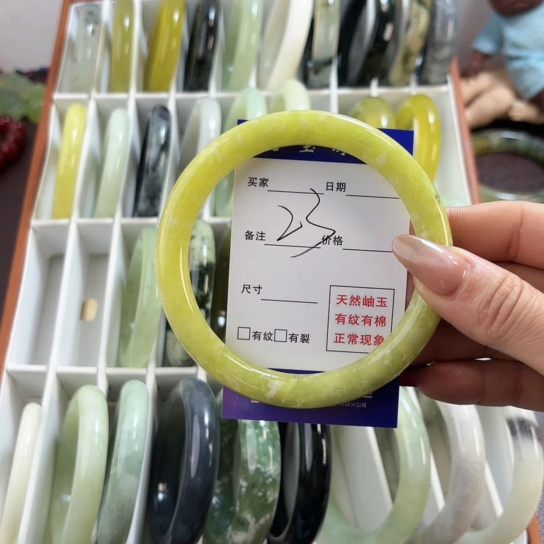 蛇纹石玉手镯未镶嵌小*啊