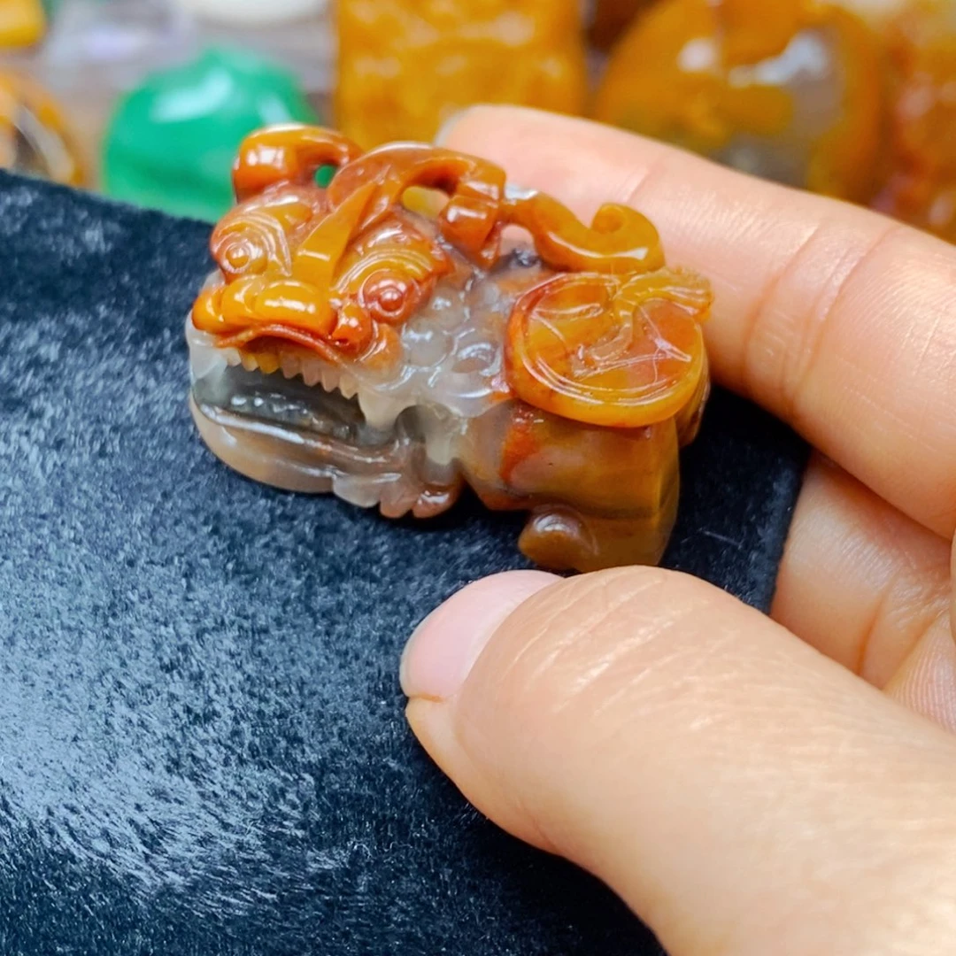 未镶嵌石英质玉（黄龙玉）吊坠(不含链)