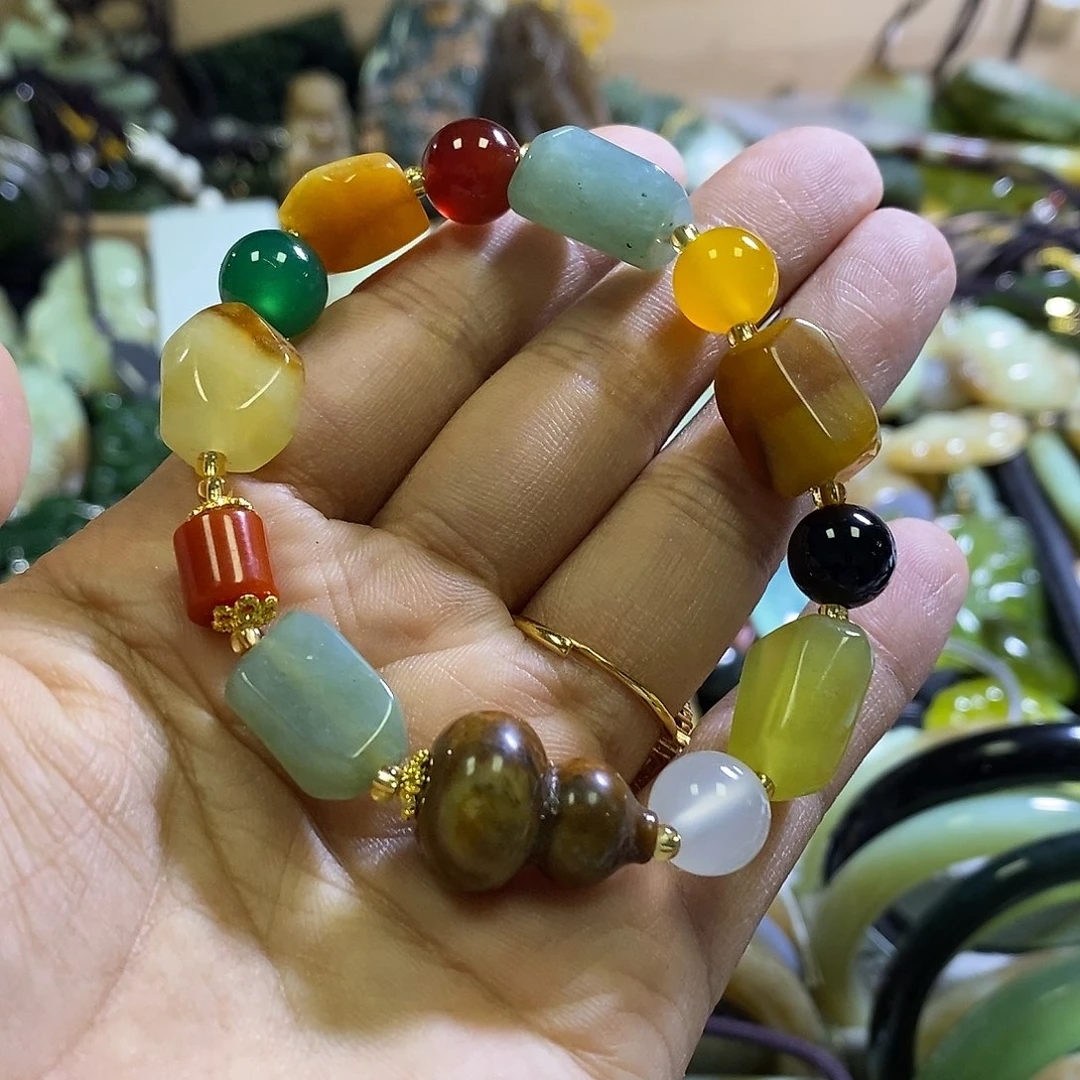 未镶嵌岫玉手链一个