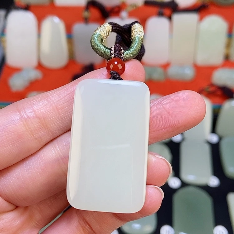 【闪购商品】颈饰未镶嵌和田玉