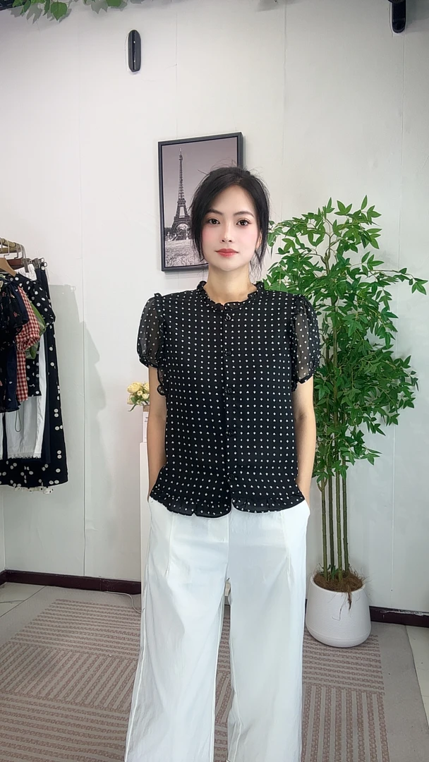 泡泡袖短袖常规款圆点边领女装