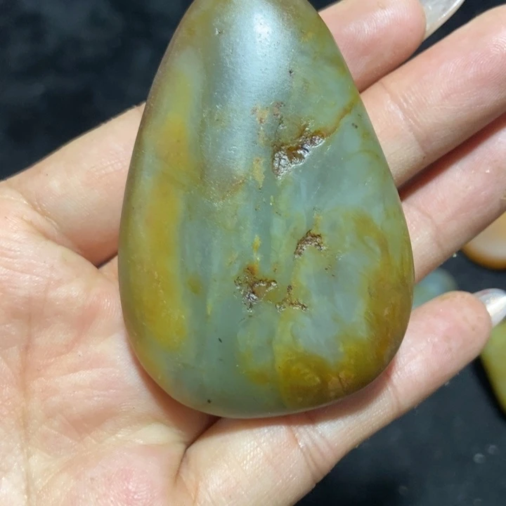 未镶嵌和田玉（糖玉）挂件