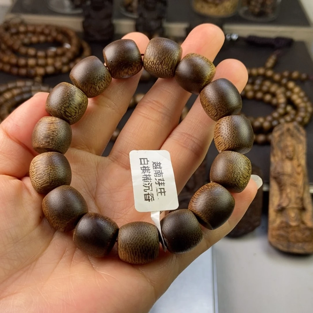 沉香手串向****越南芽庄白
