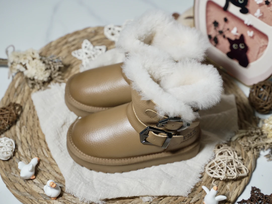 儿童雪地靴防水皮毛一体加厚保暖2025冬季新款男女童通用一脚蹬