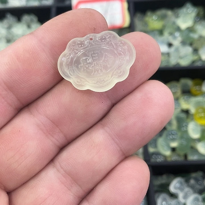 合金蛇纹石玉颈饰