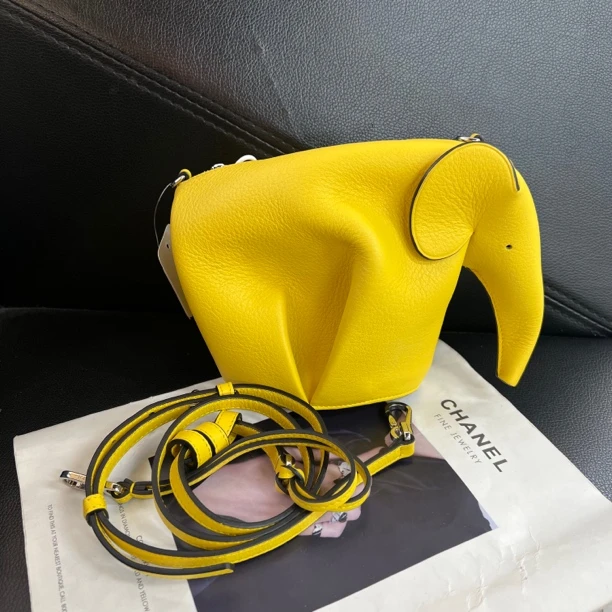 95新 LOEWE/罗意威 捐金沉珠/小象包