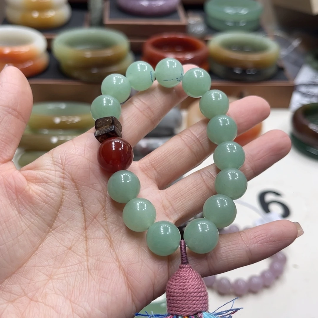 石英岩玉未镶嵌珠宝奇石