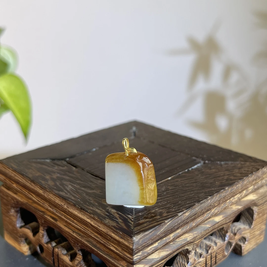 JTA06-016 18K金扣精品天然翡翠A货原石吊坠