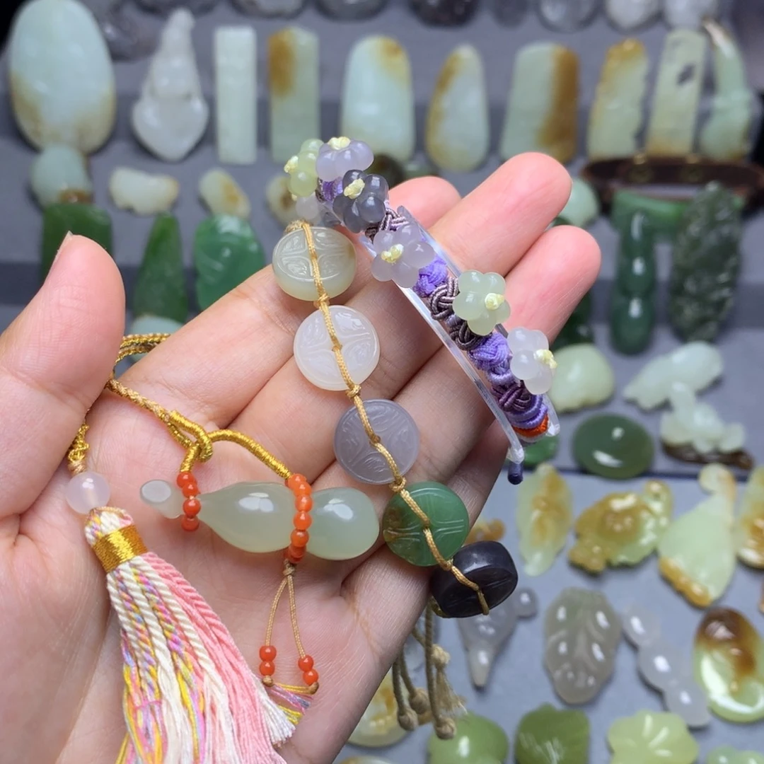 l***o和田玉未镶嵌挂件