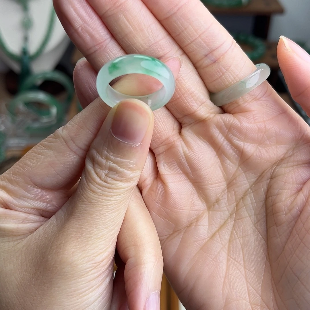 石英质玉（非洲翠）未镶嵌戒圈17圈