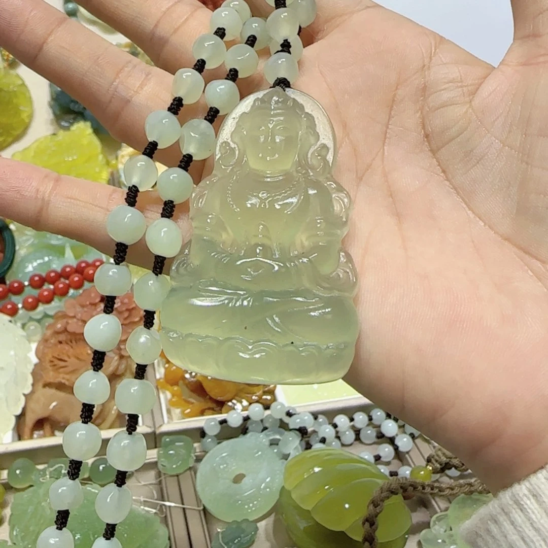 未镶嵌蛇纹石玉吊坠
