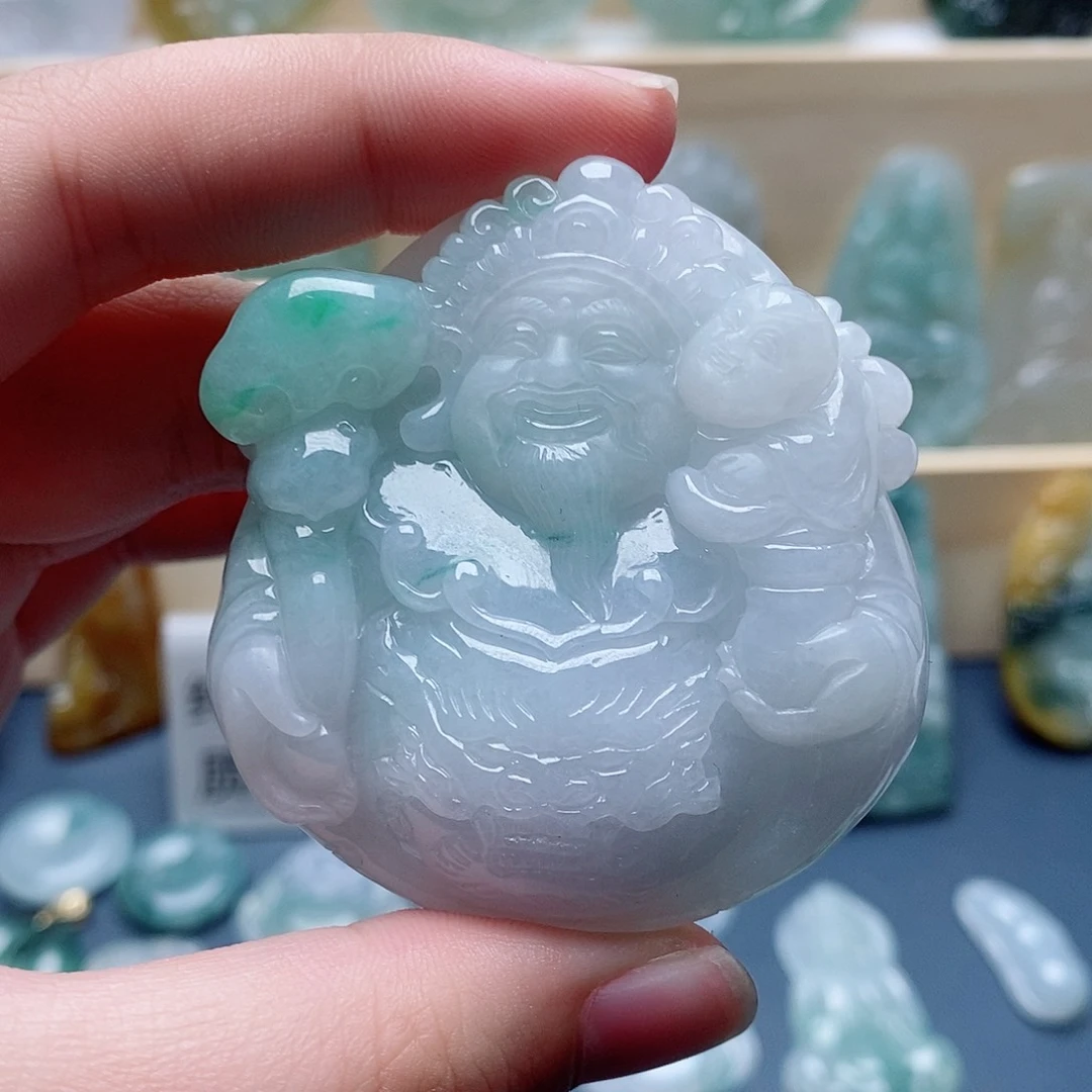 翡翠未镶嵌颈饰财神