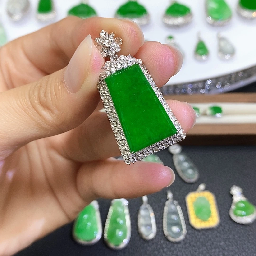 翡翠18K金镶嵌吊坠(不含链)