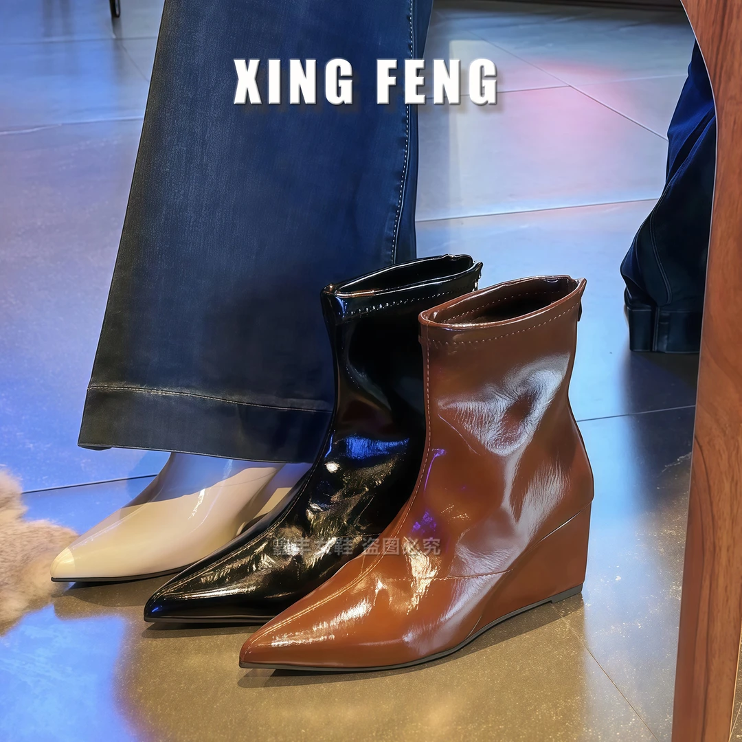 坡跟高跟短靴2025新款秋冬尖头弹力瘦瘦靴子黑色复古百搭瘦瘦靴女