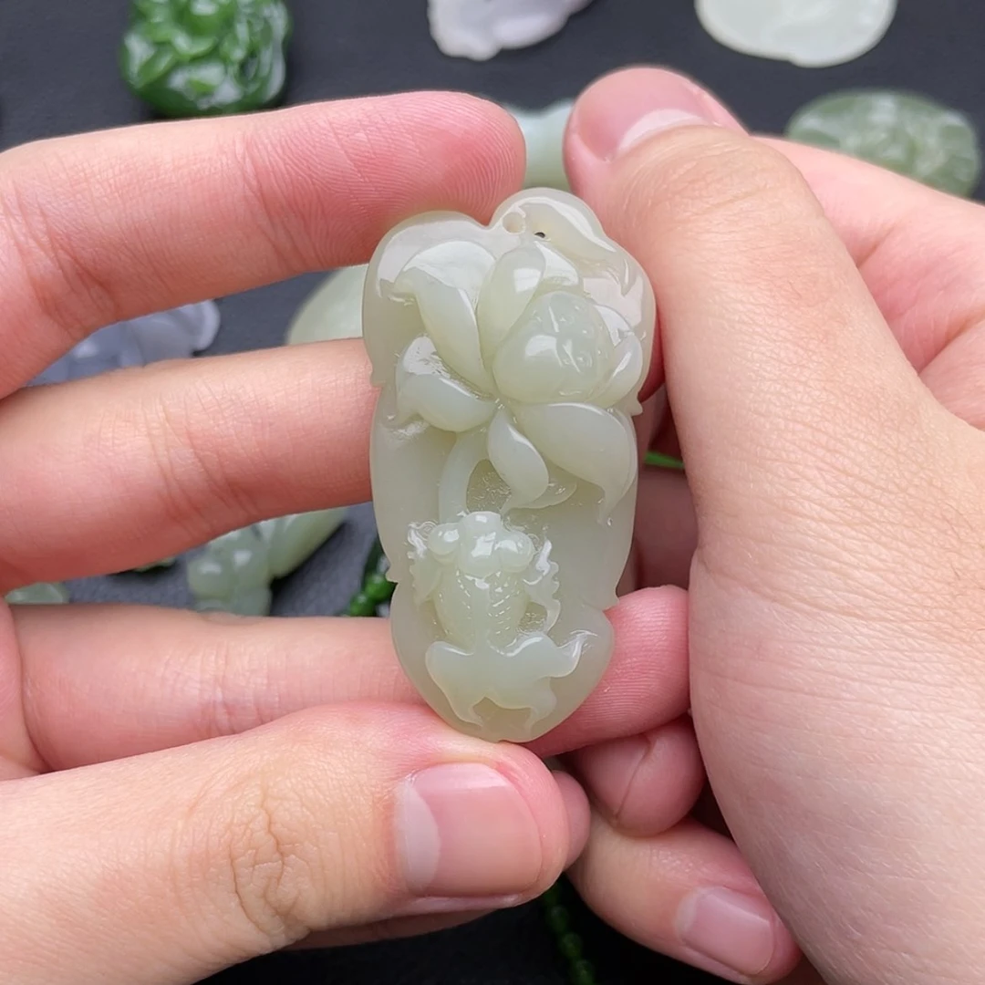 【闪购商品】颈饰未镶嵌和田玉
