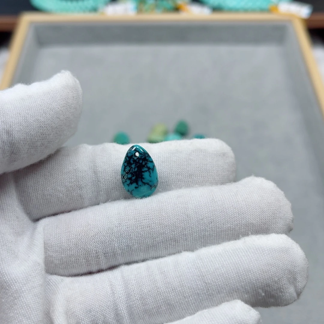 绿松石未镶嵌挂件