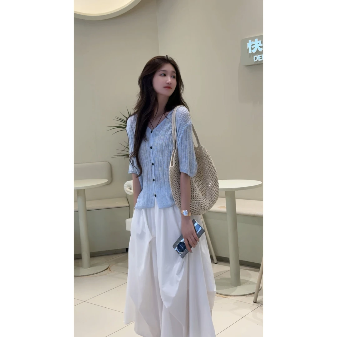 HR014肌理感镂空钩V领短袖针织开衫