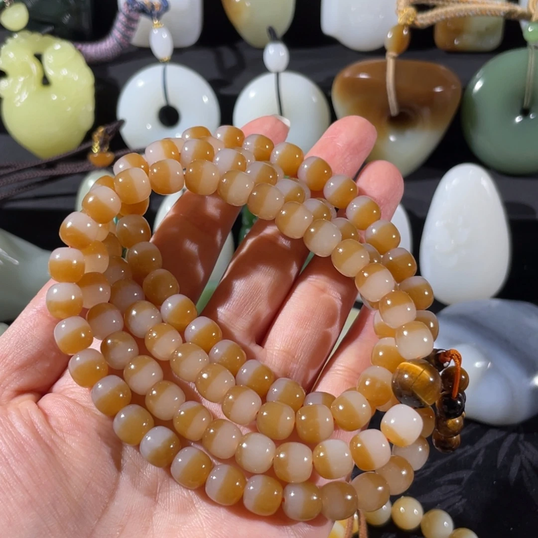 和田玉未镶嵌颈饰珠串108颗
