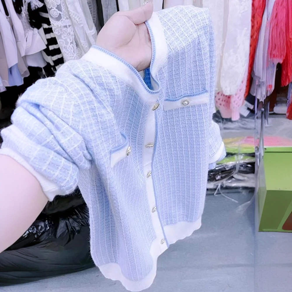 今年流行2025年秋季新款女装设计感小众高级感上衣慵懒风气质穿搭