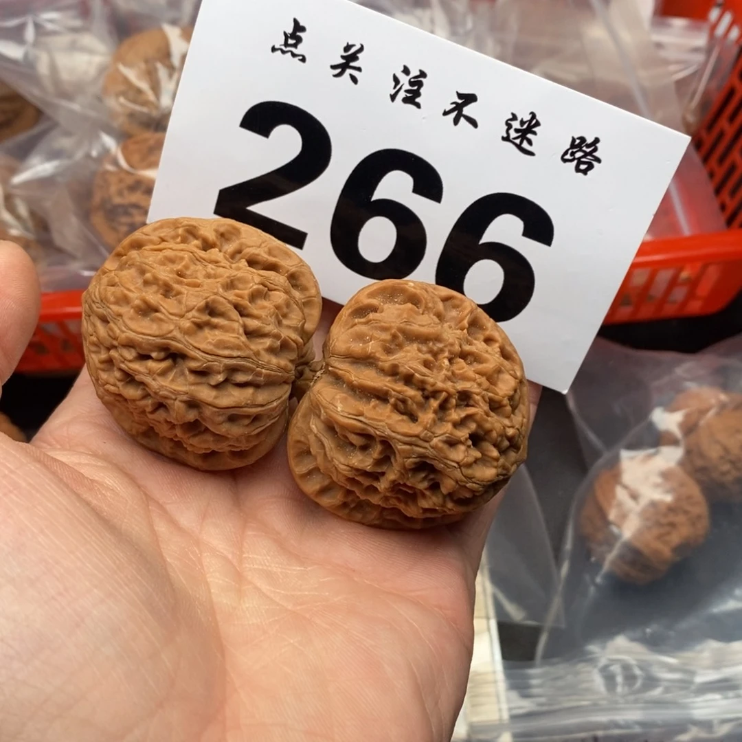 文玩核桃吊坠42水龙
