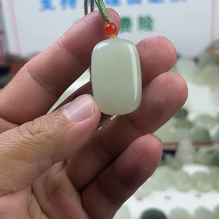 精***神和田玉未镶嵌颈饰