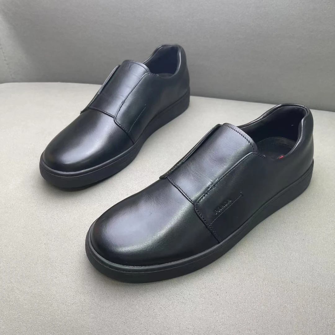 未使用 Prada/普拉达 黑色皮面侧边压印logo一脚蹬 多尺码/全新