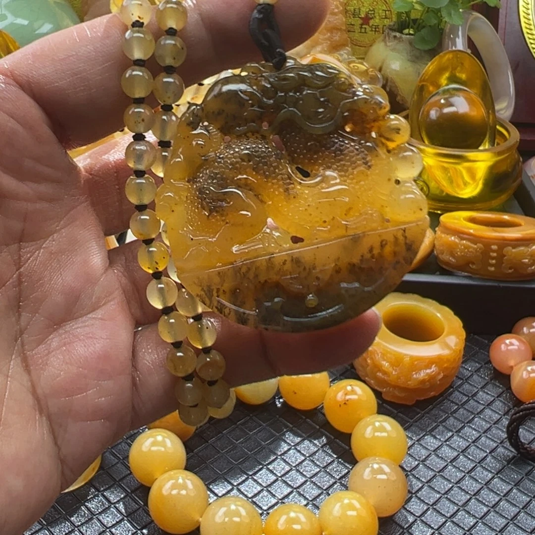 石英质玉未镶嵌颈饰