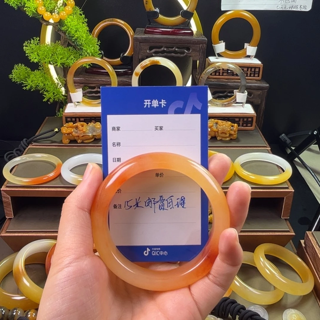 未镶嵌手镯石英质玉