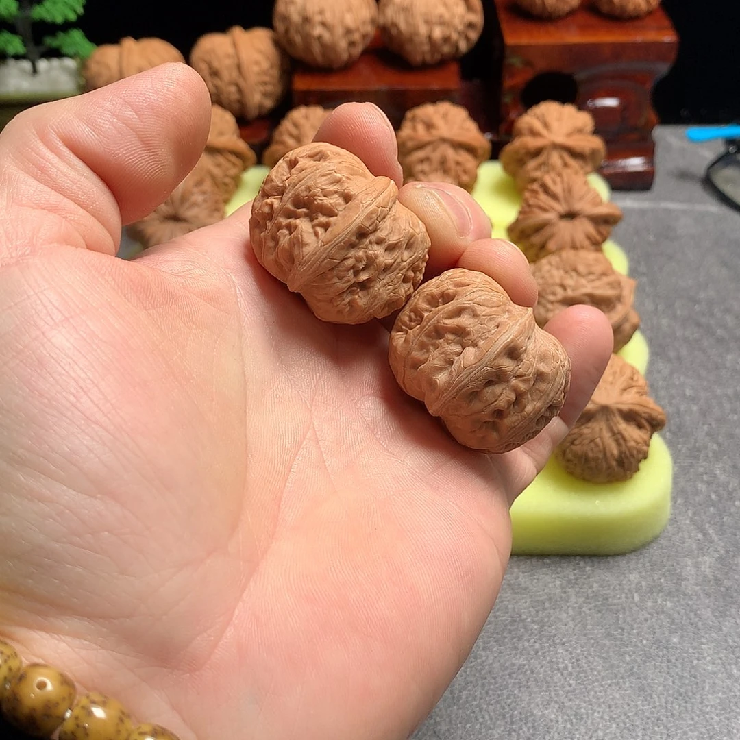 文玩核桃吊坠元宝微瑕