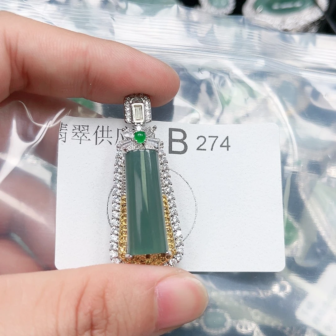 翡翠颈饰未镶嵌翡翠274