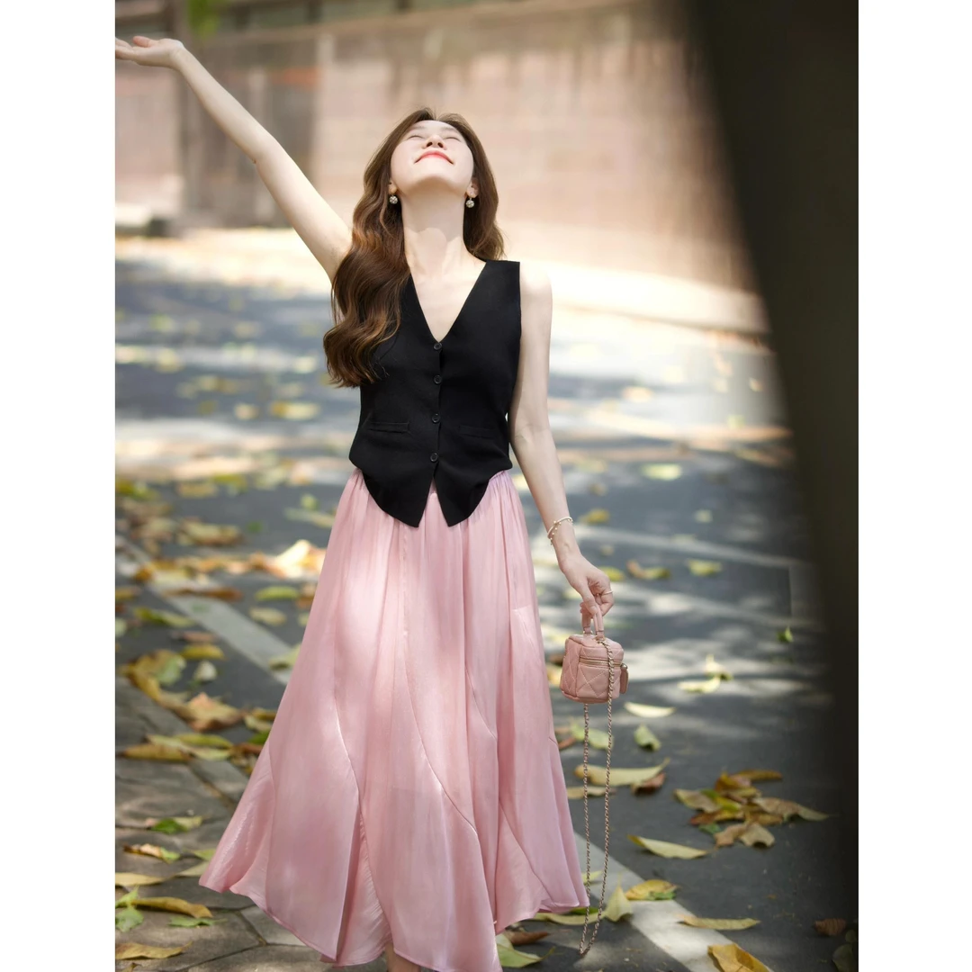 夏季设计感小众一整套女2025新款V领针织马甲开衫高腰粉色半身裙