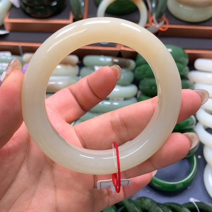 【闪购商品】未镶嵌手镯和田玉
