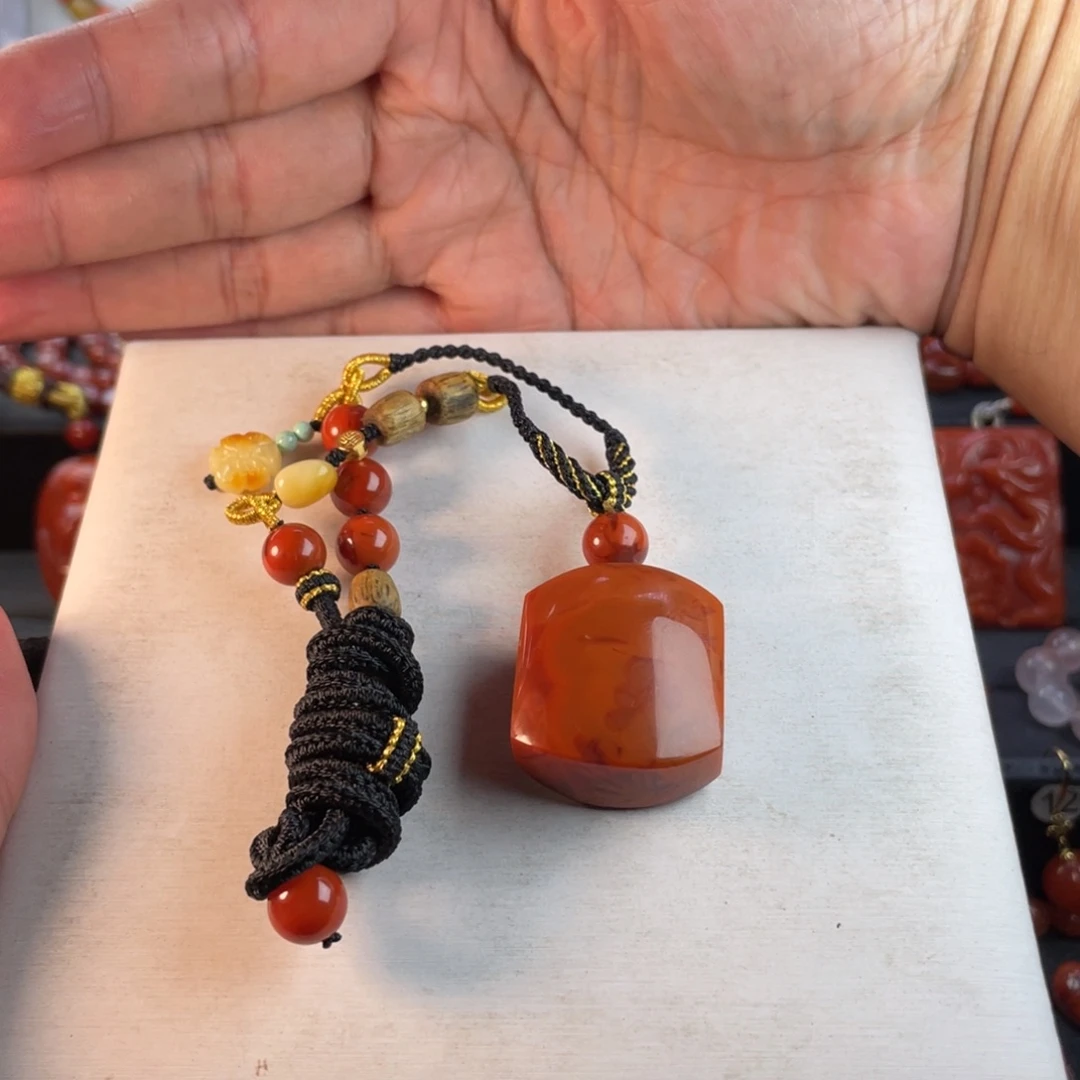 南红玛瑙未镶嵌珠宝奇石火焰纹无事牌放漏有稍微有裂