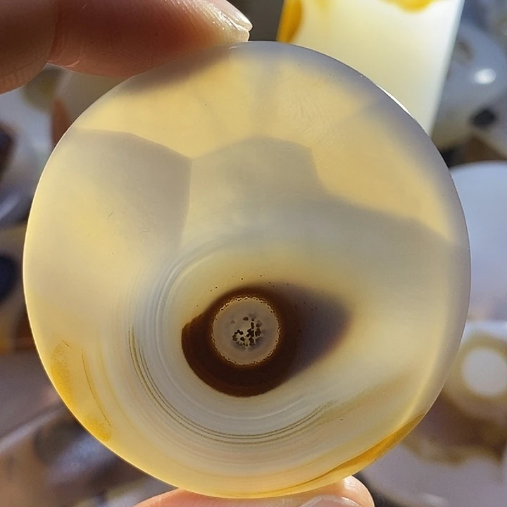 未镶嵌颈饰玛瑙/玉髓狼**子