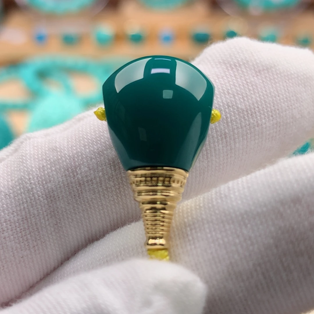 绿松石珠宝奇石18K金镶嵌