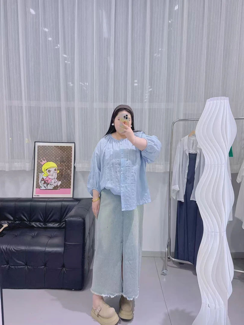 W阿薇-广州重工艺钻牛仔开衩裙