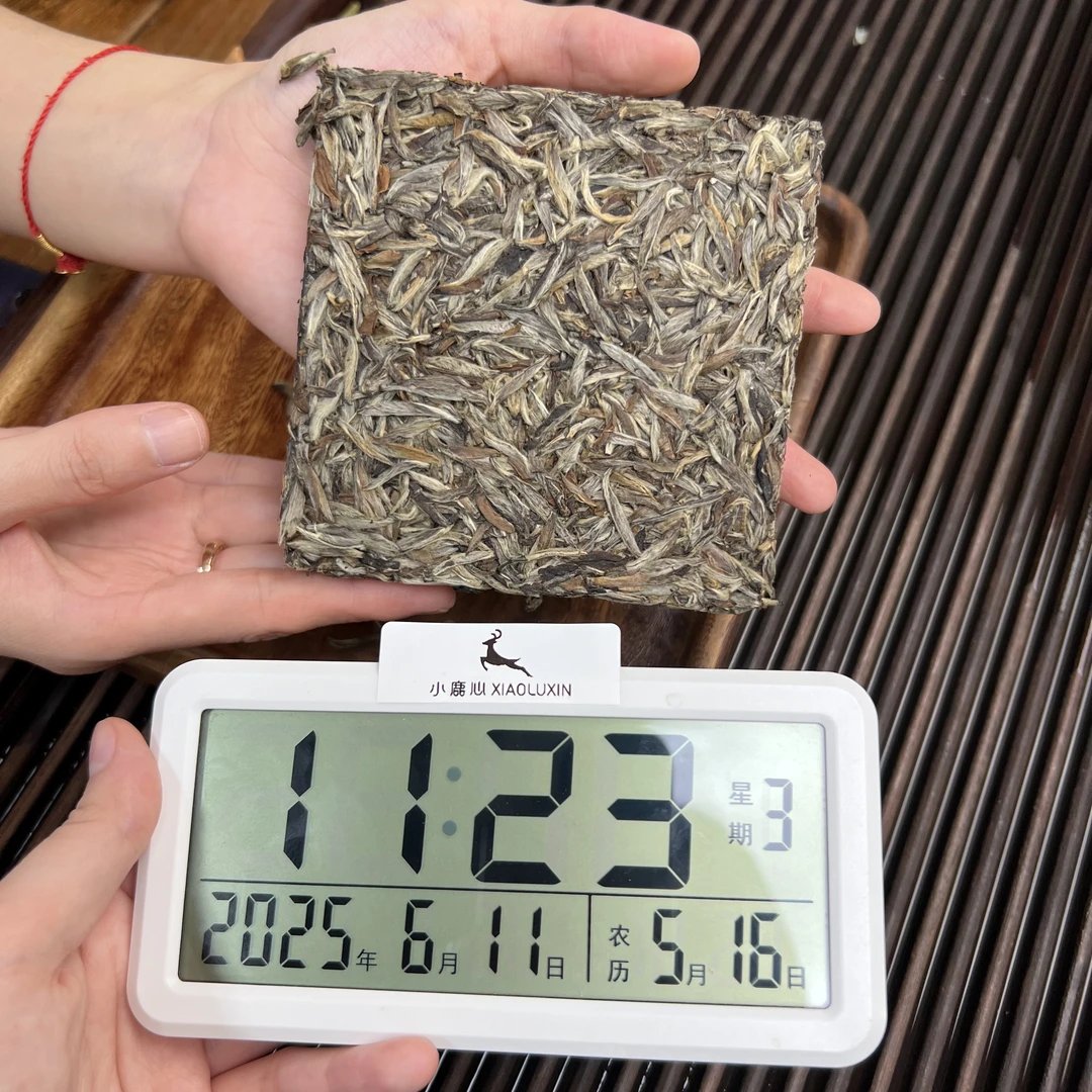 2014年份老银针 小鹿收茶 砖茶 福鼎白茶 6月11