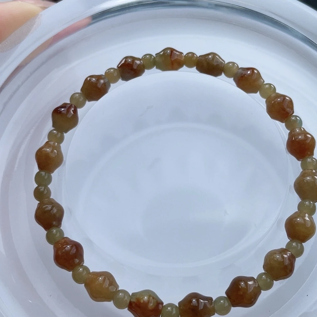 翡翠未镶嵌颈饰卡5.9