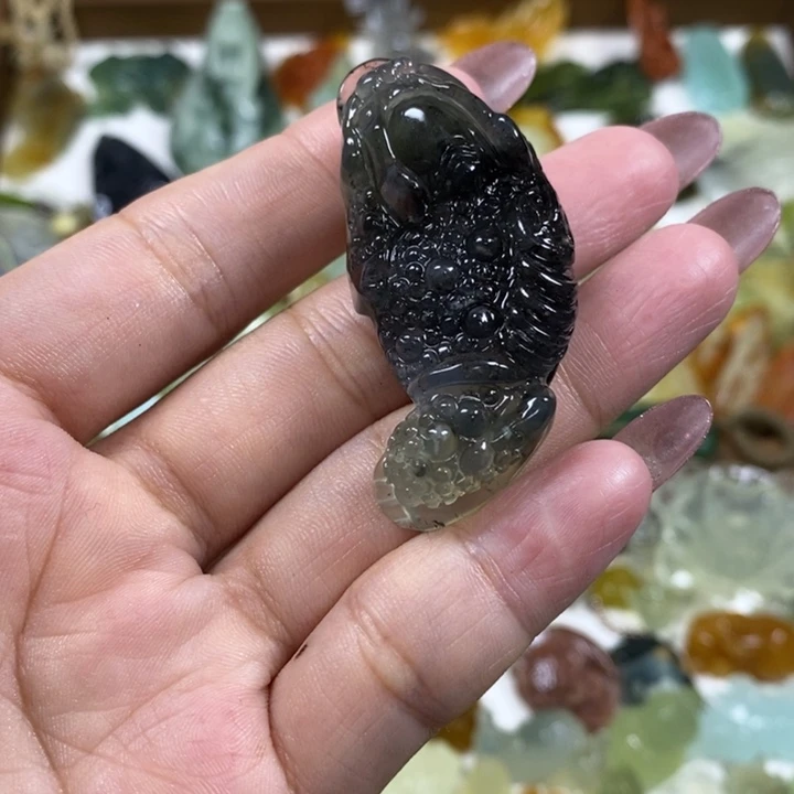 未镶嵌蛇纹石玉吊坠