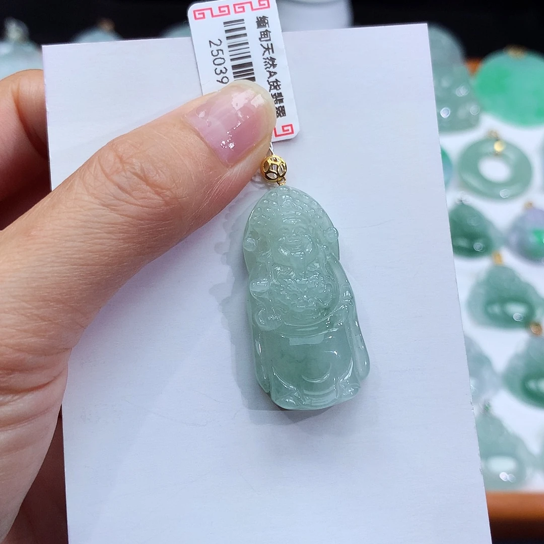 翡翠18K金镶嵌颈饰翡翠吊坠