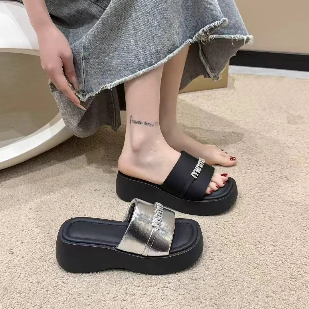 厚底增高凉拖鞋外穿女鞋2025年现新款夏季一字拖沙滩凉鞋休闲舒适