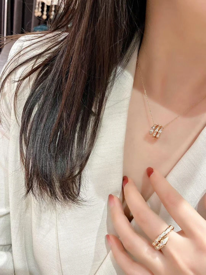 《ＺＳ》蛇形满钻气质时尚百搭复古红色简约项围巾BV93