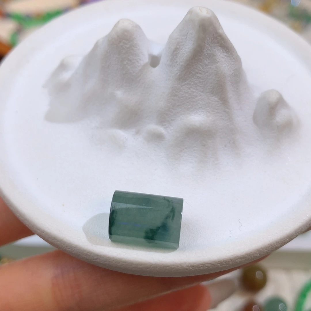 未镶嵌定制翡翠润胶湖水绿飘花桶珠 12.7*-9.0* ye