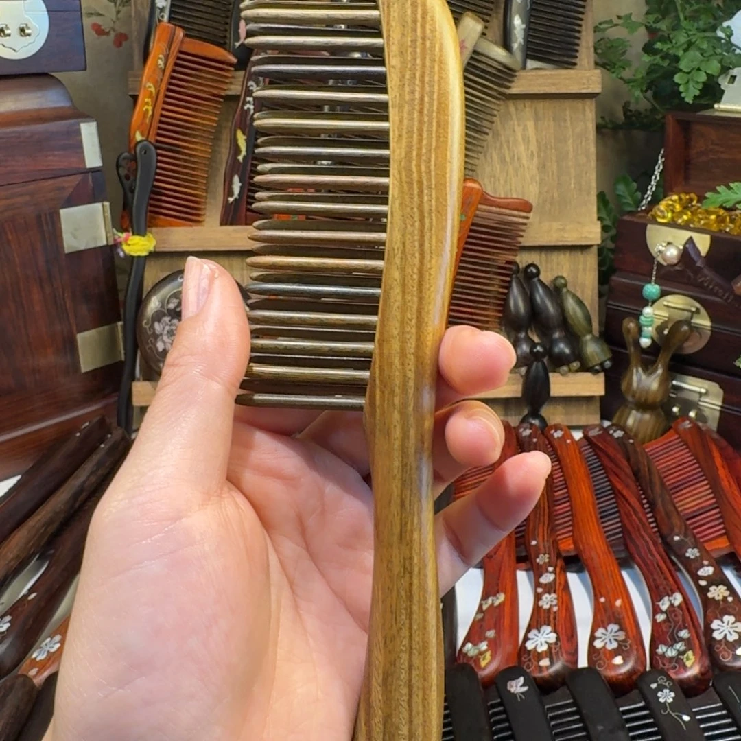 木质类绿檀双排齿木梳