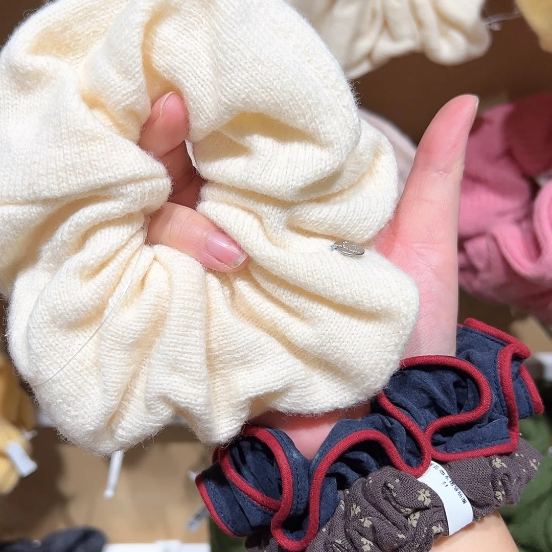 非金属布艺米白色羊 发圈