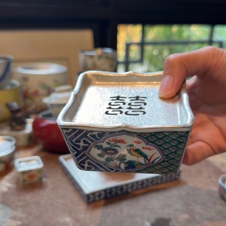 壶承天的作品是由一个人