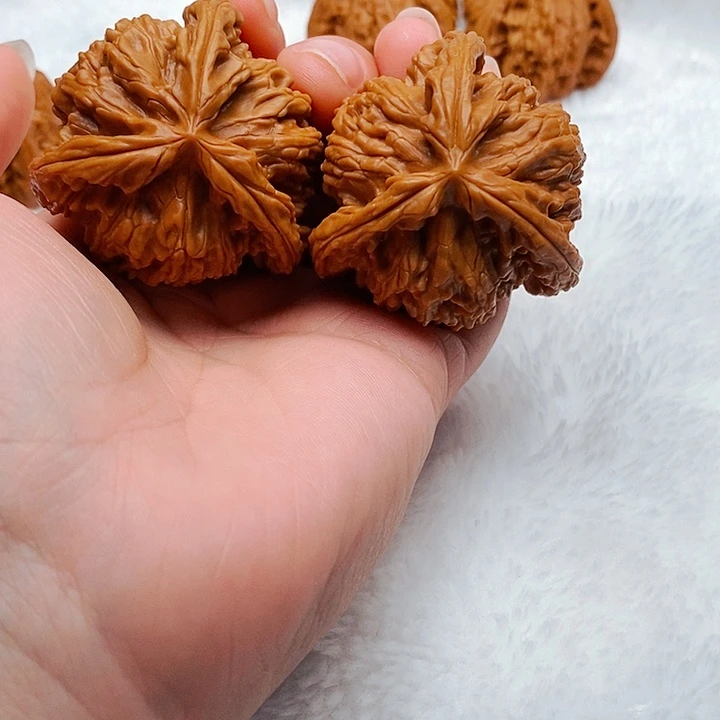 哇***咪吊坠文玩核桃三棱